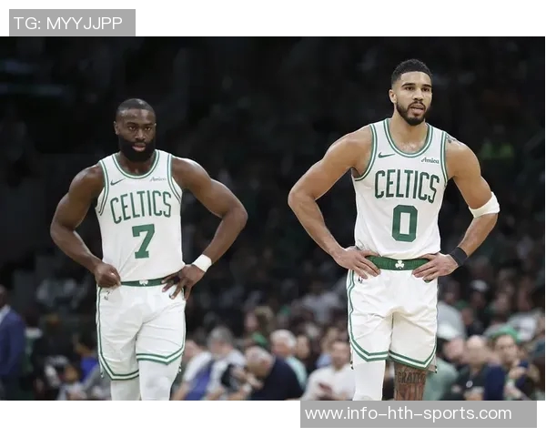 布朗谈场下观赛感受与獭兔默契配合的全新体验 布朗谈场下观赛感受与獭兔默契配合的全新体验